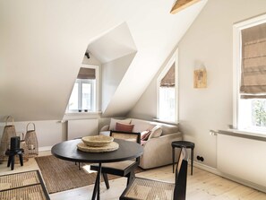 Living room & dining