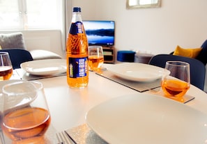 Living room with space to dine at 10 Bynack House