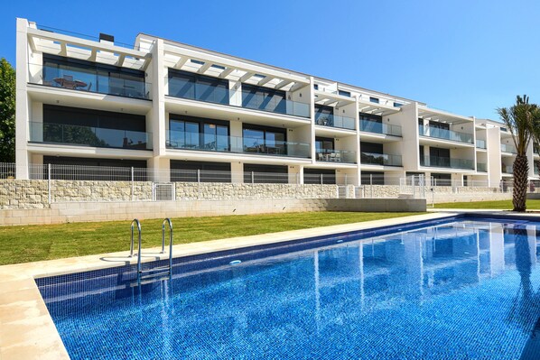Communal swimming pool