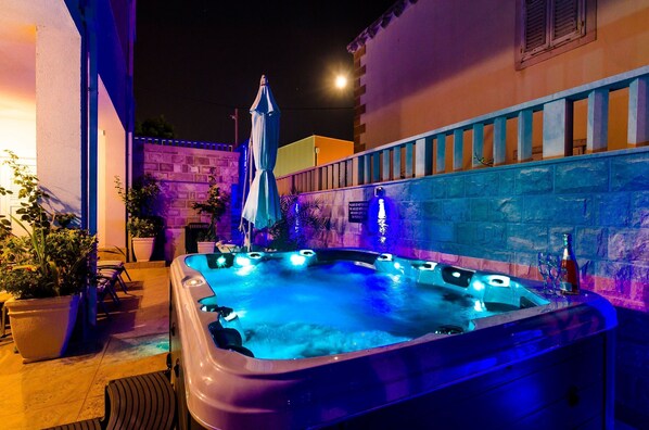 Private spa tub