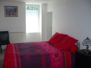 CHAMBRE 1 Lit 140