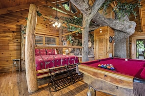 Gatlinburg Enchanted Treehouse Open Area