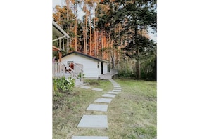 Guest studio house
