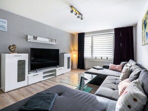 Eigentum, Möbel, Komfort, Fenster, Holz, Cabinetry, Interior Design, Beleuchtung, Wohnzimmer