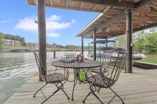 Let the calm waters of the dock ease your worries—here, it’s all about lake time.