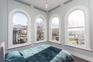 Superior queen room with garden views