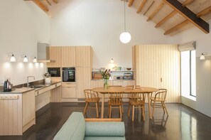 Clementine, Dorchester: The open-plan day space