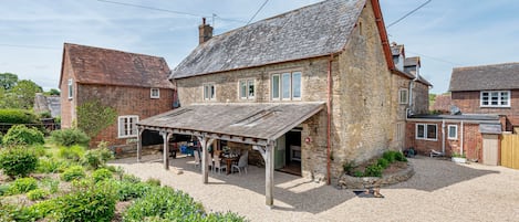 Lower Fifehead Farm, Sturminster Newton: The rear aspect of this grand property