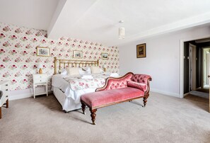 Lower Fifehead Farm, Sturminster Newton: Bedroom one with super-king size bed