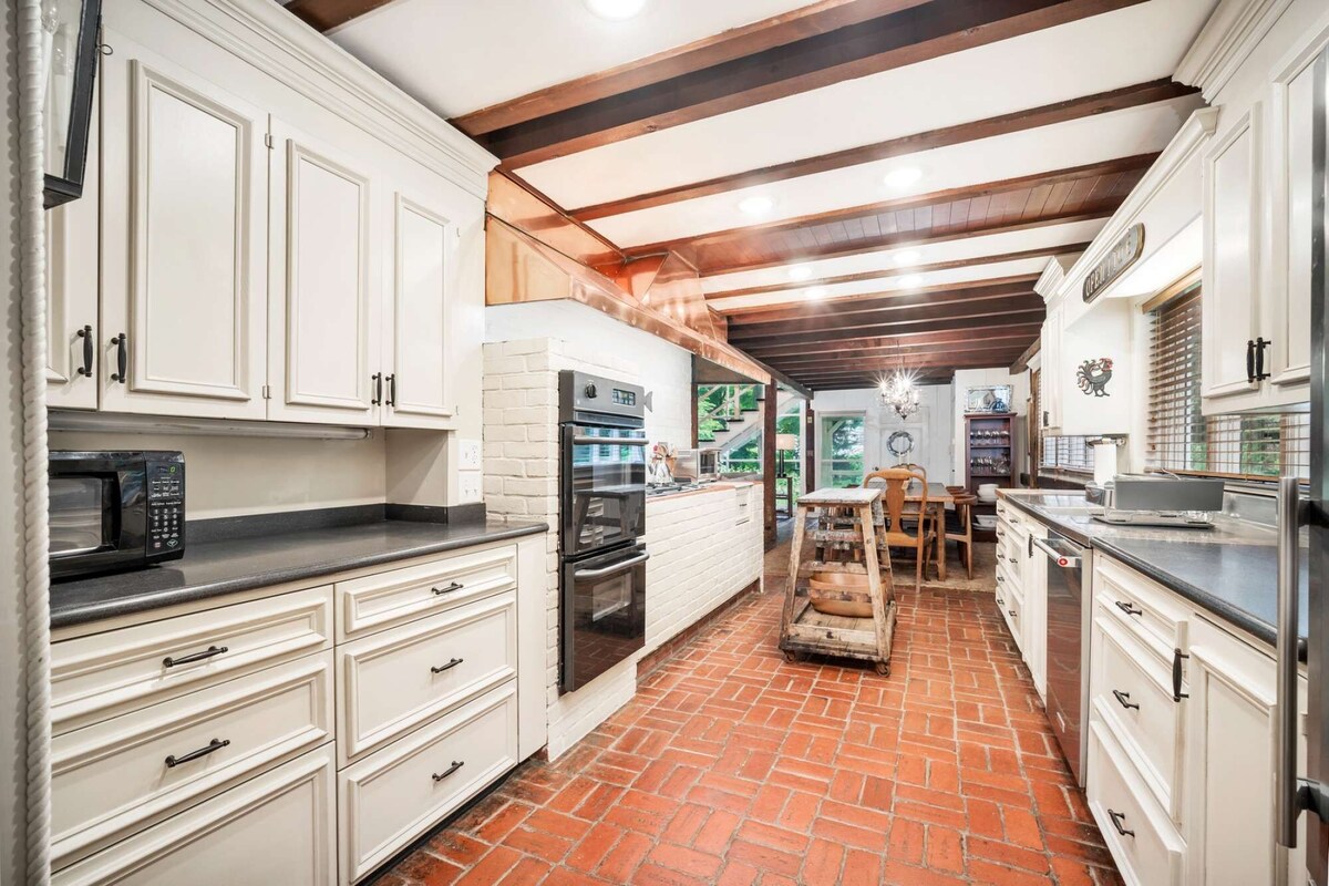 Home with Endless Charm | Relax, Entertain, Enjoy!