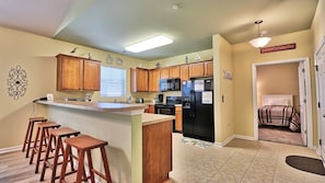 Kitchen/Breakfast Bar