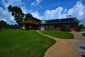 Experience the enchanting lakeside yard, with a fantastic back patio.