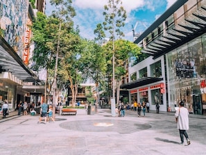 Only a 5 minute walk from Adina is Queen St Mall with great Brisbane shopping
