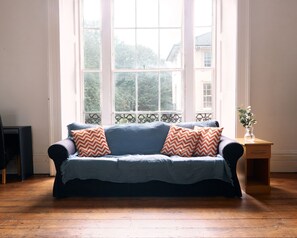 Living Room / Lounge