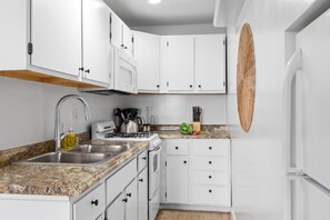 925-S-Pacific-St-Pixer-Pros-San-Diego-Real-Estate-Photography-97
