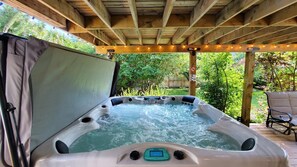 Bain à remous extérieur