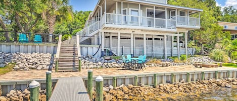 Niceville Vacation Rental | 2BR | 2BA | 1,550 Sq Ft | Stairs Required