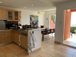 Private kitchen
