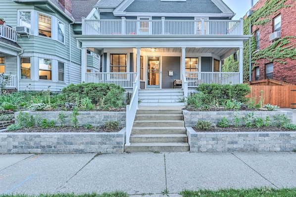 Milwaukee Vacation Rental | 4BR | 1.5BA | Stairs Required | 2,738 Sq Ft