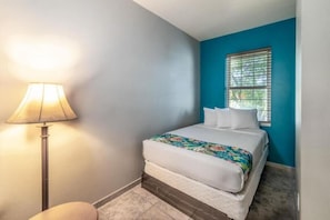 Ivey House Hotel - Deluxe Queen Room image 2