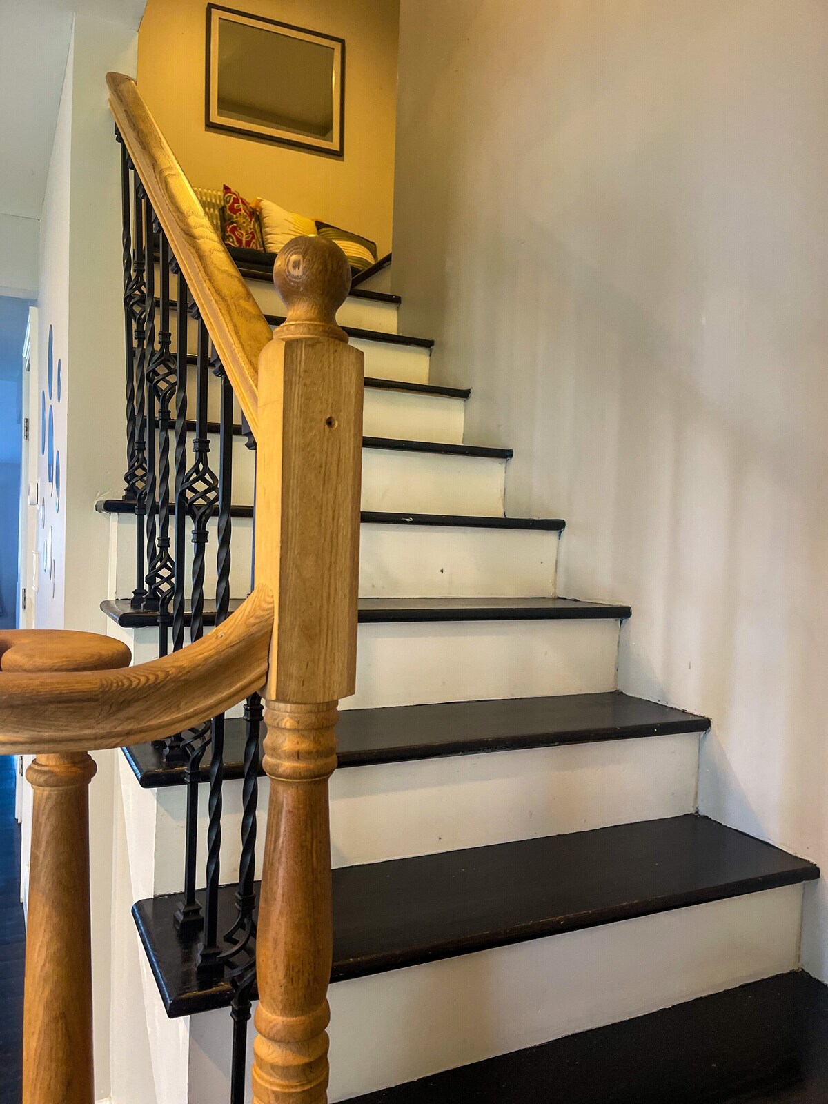 Luxury Colonial near Hiking Trail