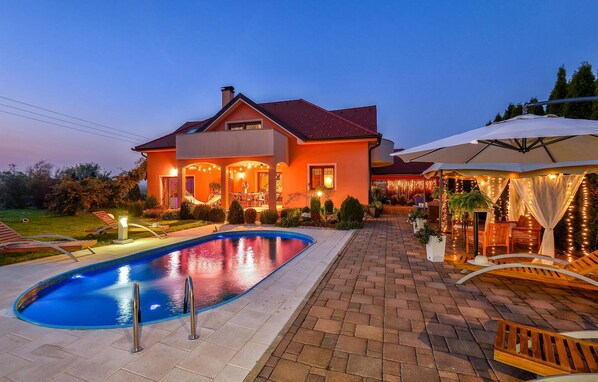 pool