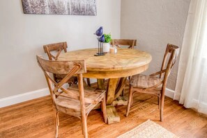 Dining area in main living space for 4. 