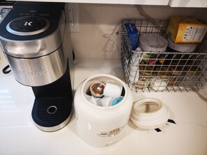 Kaffee und/oder Kaffeemaschine