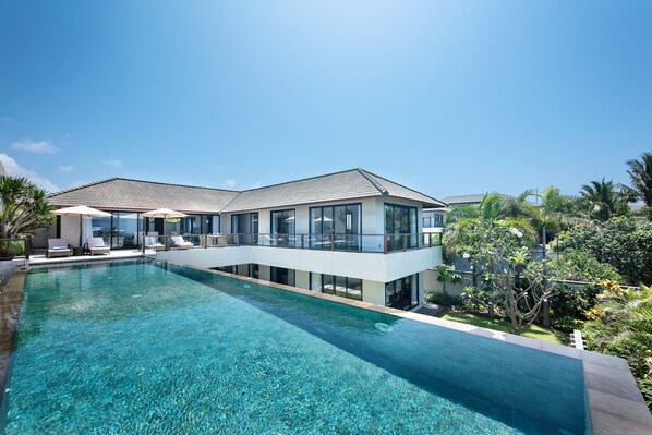 Infinitypool