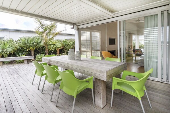 Outdoor dining
