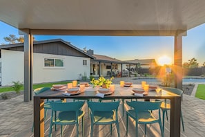 Outdoor dining