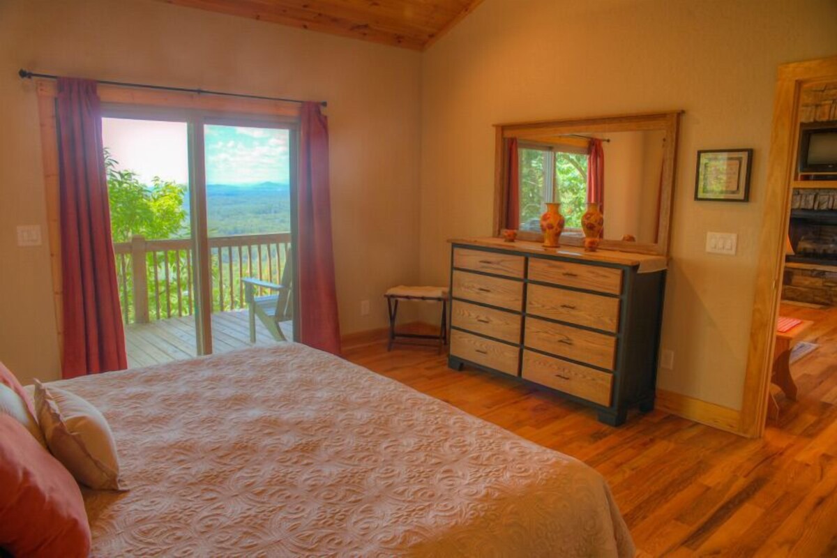 Lookout Pointe – Luxury 2 BR with Spectacular Scenic Mountain Views