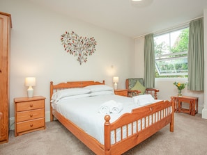 Double bedroom | Apartment Five - Broadshade Holiday Apartments, Paignton