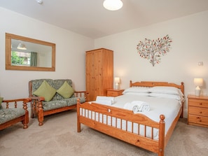 Double bedroom | Apartment Five - Broadshade Holiday Apartments, Paignton