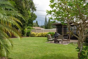 A beautiful backyard to enjoy some leisure 