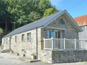 Exterior | Troed Y Rhiw, Aberporth