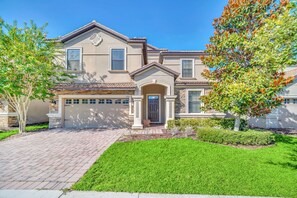 1490MoonValleyDr_01.1