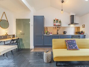 Open plan living space | Star’s Special Sanctuary - Lower Farm Lodges, Chart Sutton, near Maidstone