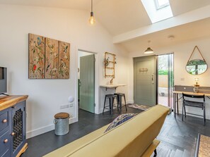 Open plan living space | Star’s Special Sanctuary - Lower Farm Lodges, Chart Sutton, near Maidstone