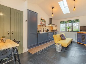 Open plan living space | Star’s Special Sanctuary - Lower Farm Lodges, Chart Sutton, near Maidstone