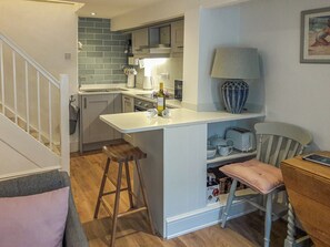 Open plan living space | Silver Cottage, Dartmouth