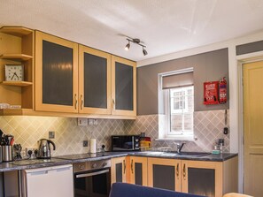 Kitchen area | Rabbits Warren, Looe