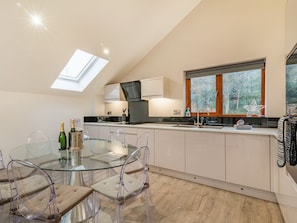 Kitchen/diner | Waterside Lodge Four - Ashgrove Country Park, Elland