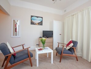 Living area | Apartment Seven - Broadshade Holiday Apartments, Paignton