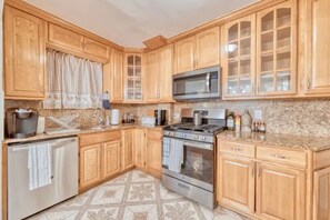 Well equipped kitchen