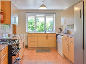 Kitchen/diner | The Vineries- Glady’s Orchard - The Vineries, Lands End, near Porthcurno
