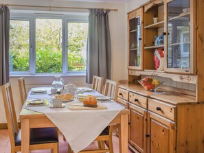 Kitchen/diner | The Vineries- Glady’s Orchard - The Vineries, Lands End, near Porthcurno