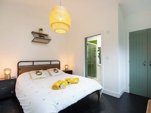 Double bedroom | Diesel’s Desirable Den - Lower Farm Lodges, Chart Sutton, near Maidstone