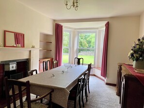 Dining room | Suisnish House, Suisnish House