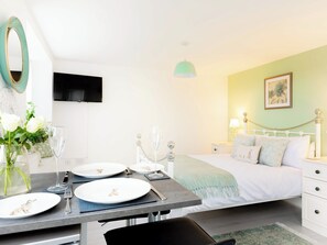 Open plan living space | Meadow View - The Old Strawberry Barn Studios, Cheddar